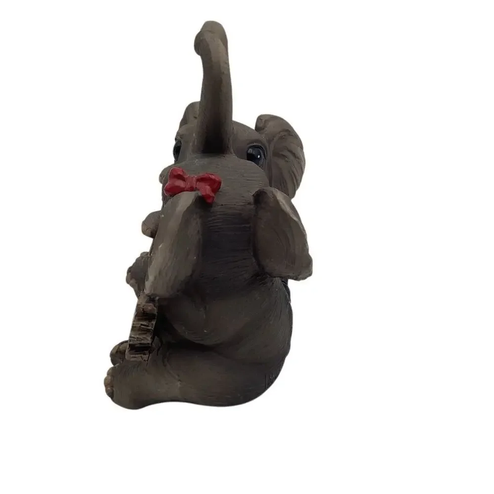 Loving‎ Elephant Couple Figurine 